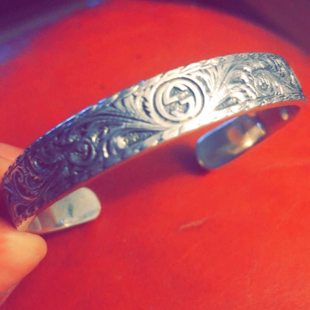 Silver Gucci bracelet